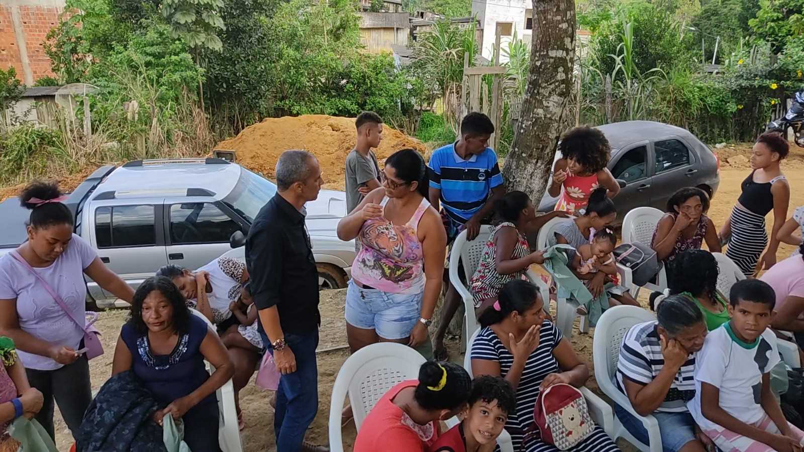 Camacã: Prefeitura homenageia as Mães da Portelinha I através do Projeto Brechó Solidário.
